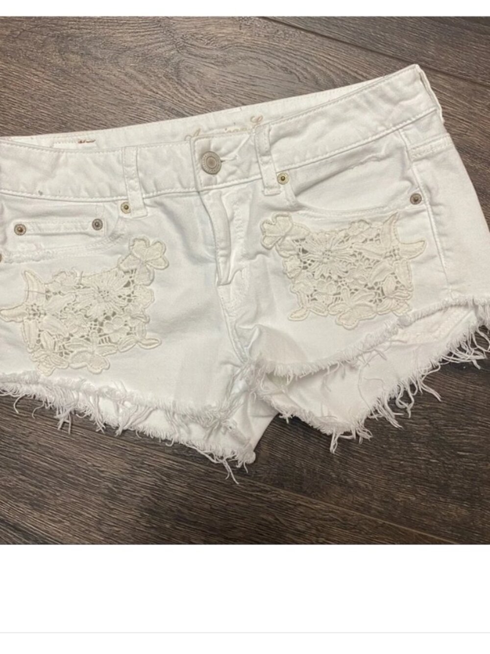 American Eagle White Floral Embroidered Frayed Jean Shorts